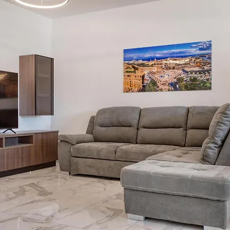 Seaside Comfort In Marsascala, 2br With Balcony By 360 Estates Apartament *