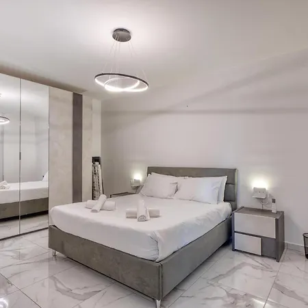 Apartmán Seaside Comfort In Marsascala, 2br With Balcony By 360 Estates