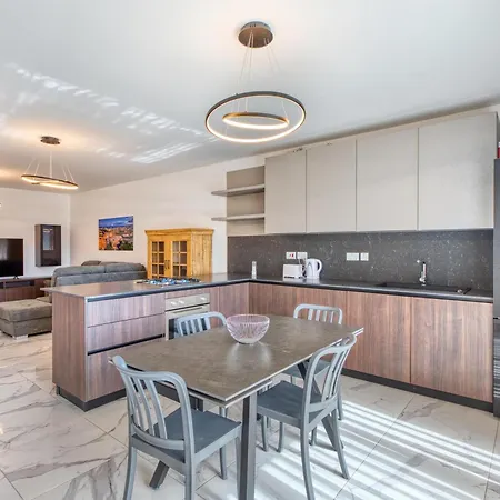 Seaside Comfort In Marsascala, 2br With Balcony By 360 Estates Apartmán