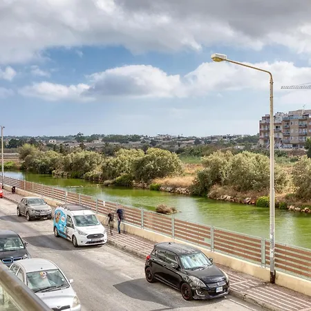 Apartmán Seaside Comfort In Marsascala, 2br With Balcony By 360 Estates