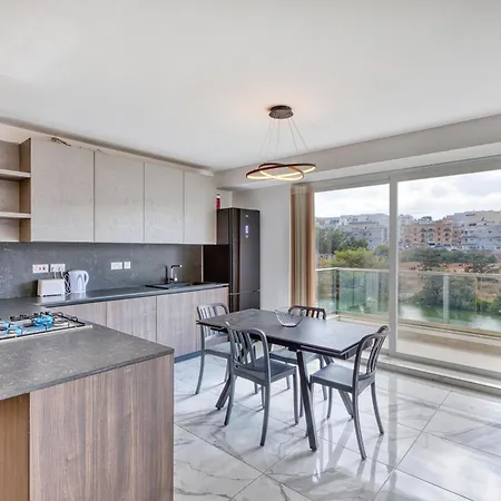 Apartmán Seaside Comfort In Marsascala, 2br With Balcony By 360 Estates