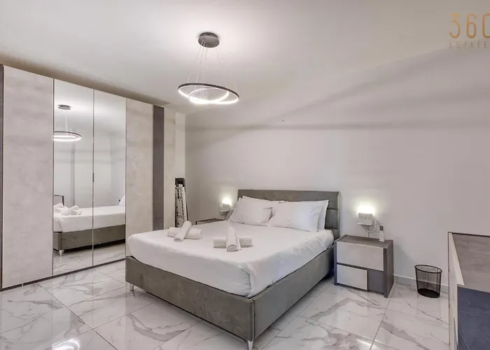 Apartment Seaside Comfort In Marsascala, 2br With Balcony By 360 Estates