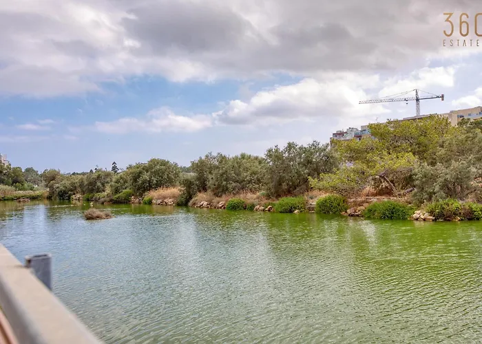 Apartment Seaside Comfort In Marsascala, 2br With Balcony By 360 Estates Tas-Sienja