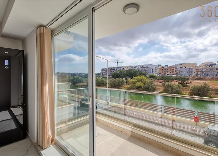 Apartment Seaside Comfort In Marsascala, 2br With Balcony By 360 Estates