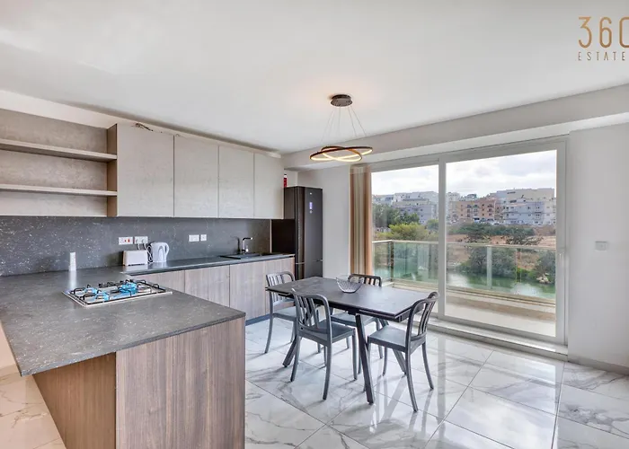 Apartment Seaside Comfort In Marsascala, 2br With Balcony By 360 Estates